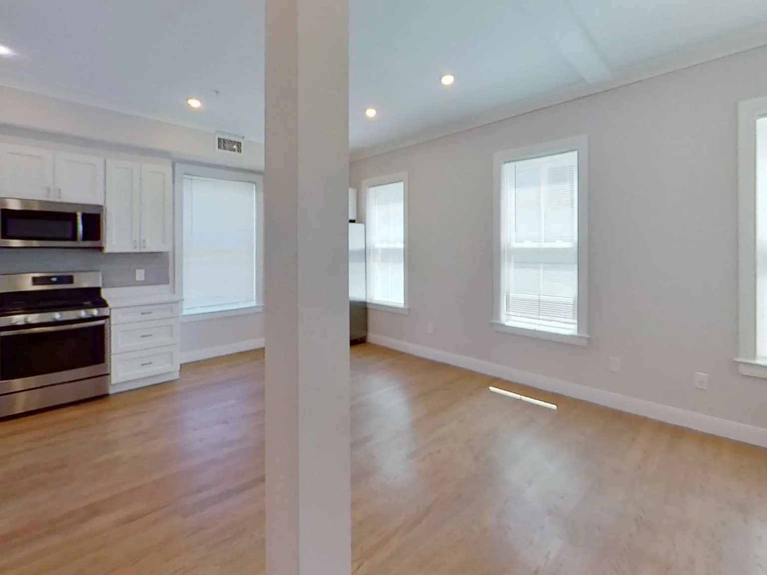 3 bed, $4,375 — Photo 3