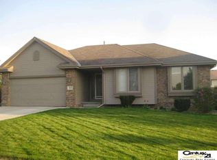 2115 Dana Ln, Papillion, NE 68133