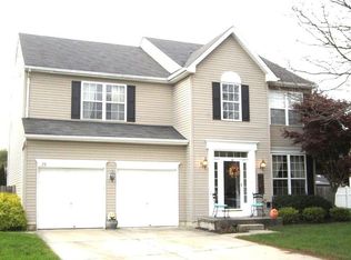 29 Woodyfield Ln, Delran, NJ 08075