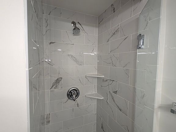 Bathroom photo 2