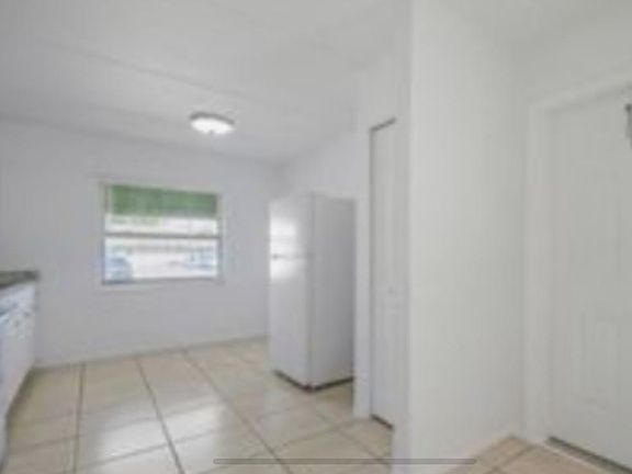 2nd image of 716 Michigan Ct APT 1