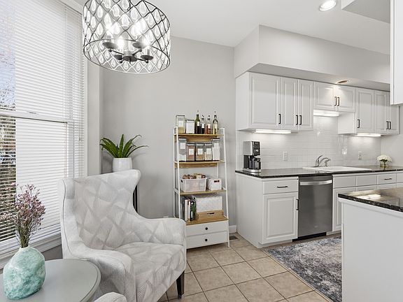 5th image of 358 Ardsley Pl
