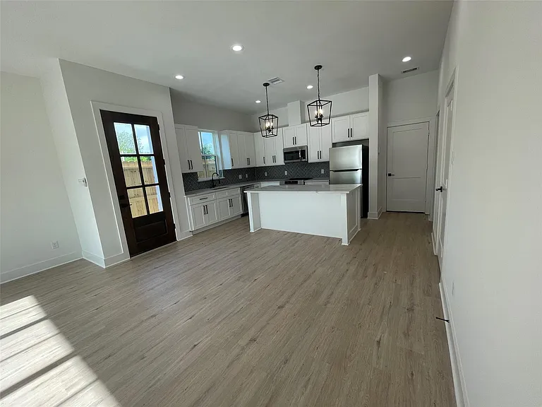 6412 Highland Pine Ln — Photo 7