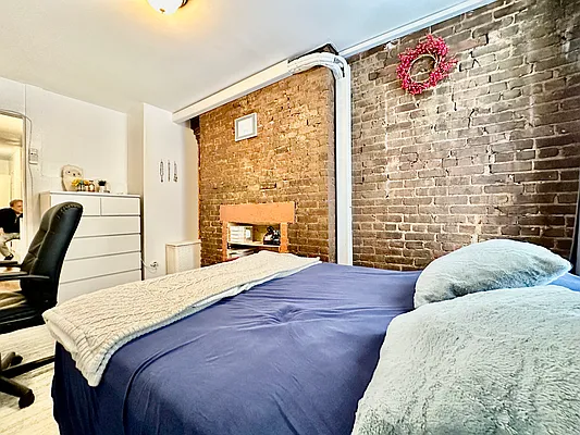 Rented by Bond New York | media 9