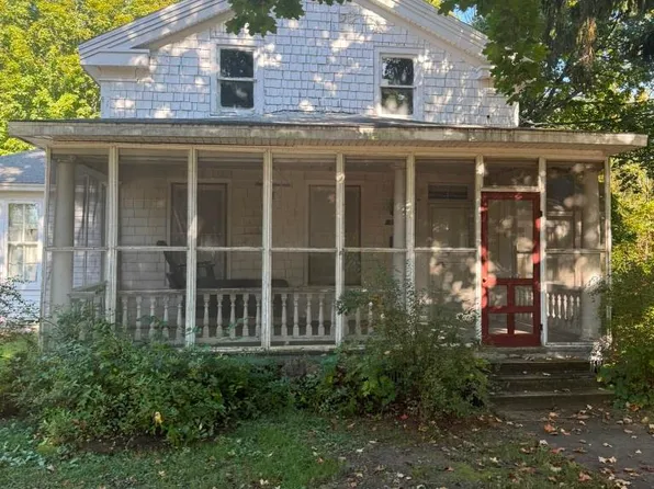 211 West St, Jonesville, MI 49250
