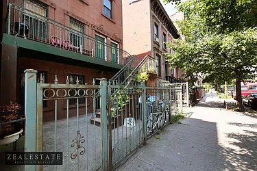 Rented by ZealEstate Group Inc