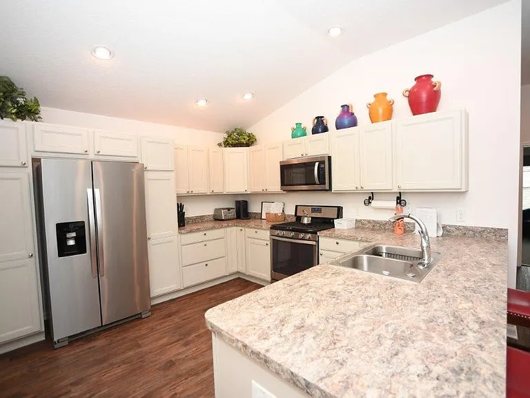 Fully stocked kitchen for all your baking and dining needs