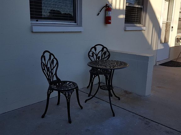 OUTSIDE SEATING