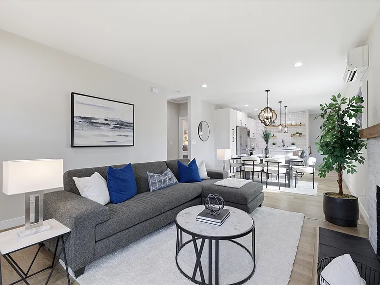 1113 S Pearl St — Photo 3