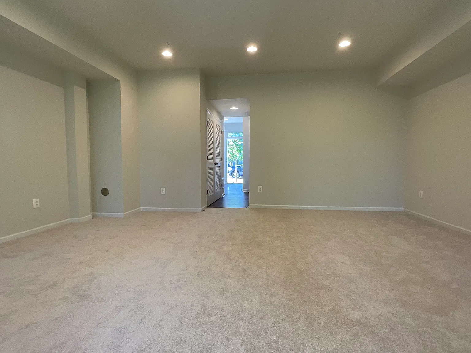 3 bed, 2184 sqft, $2,700 — Photo 4
