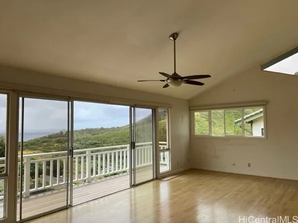 1059 Kamehame Dr, Honolulu, HI 96825