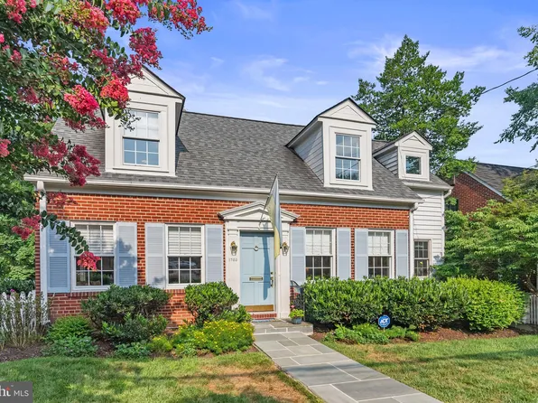 1703 Russell Rd, Alexandria, VA 22301