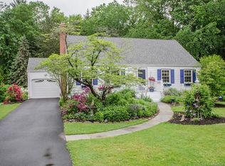 120 Wadhams Rd, Bloomfield, CT 06002