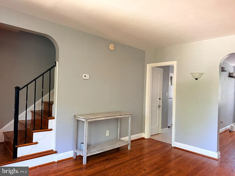 237 Linden Ave — Photo 4
