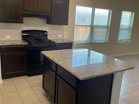 4th image of 10125 Gertrudis Loop