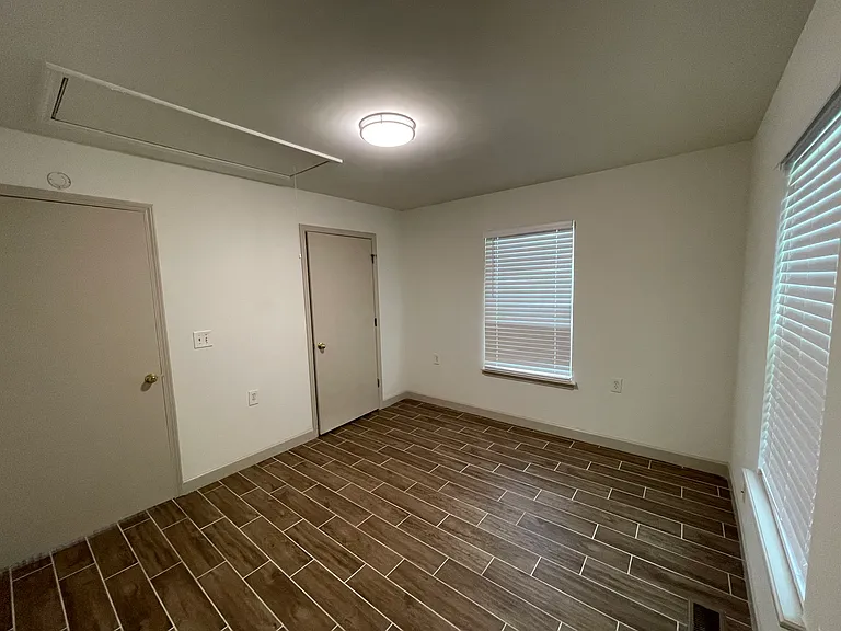 950 Smith St SW — Photo 22