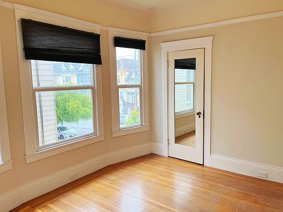 4th image of 250 8th Ave #250