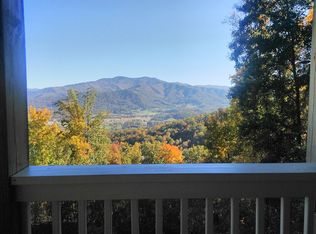 581 Cobblestone Dr, Waynesville, NC 28786
