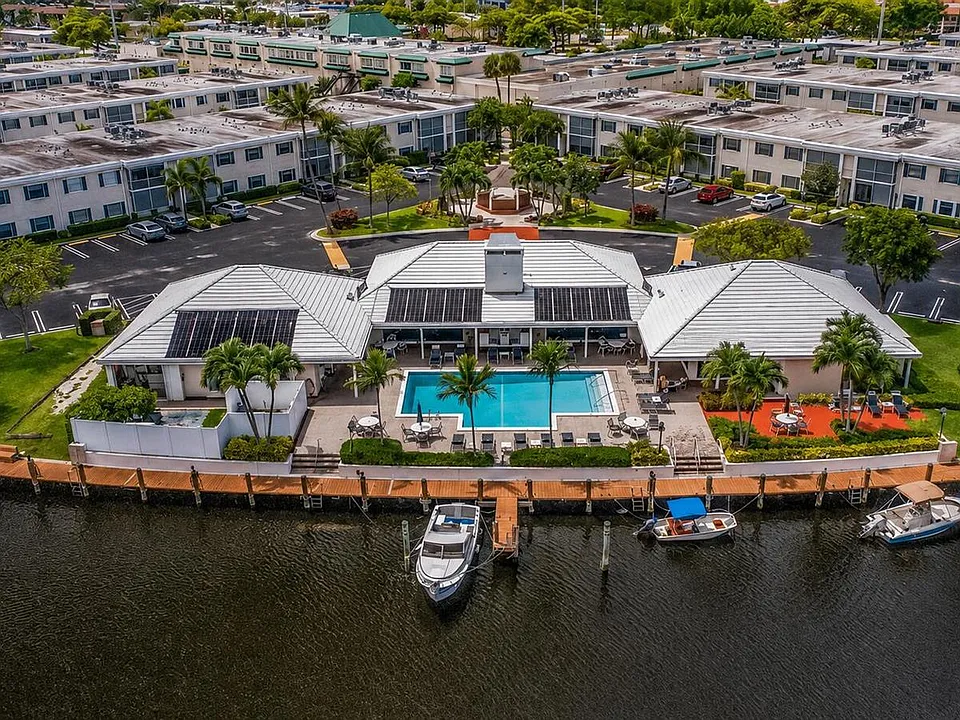 180 Cypress Club Dr #815