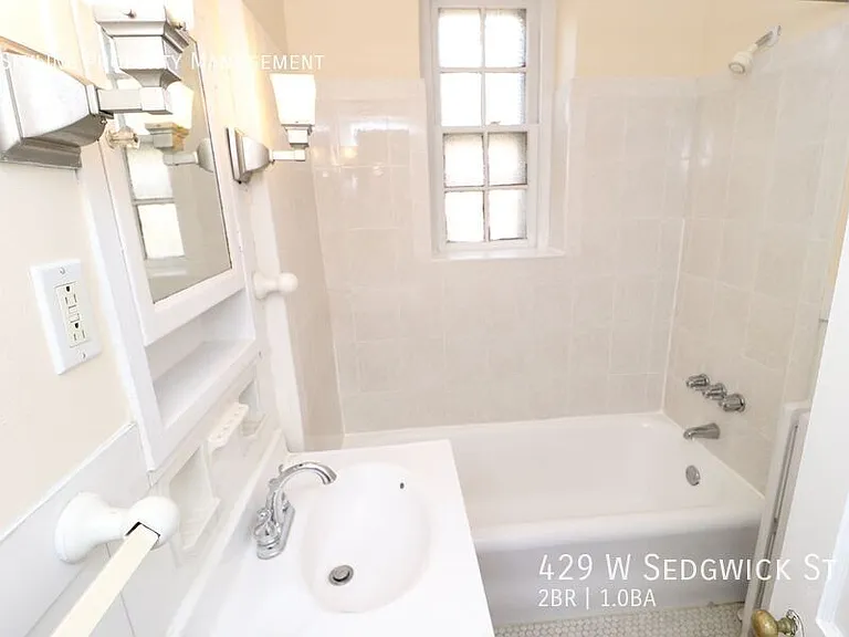429 W Sedgwick St #B — Photo 4