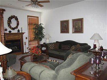 3rd image of 460 Pemberton Dr