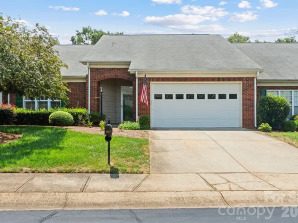 13323 Mint Lake Dr, Matthews, NC 28105