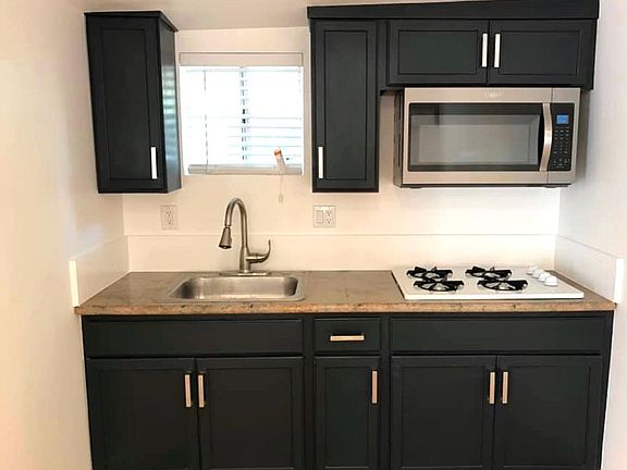 No oven or dishwasher