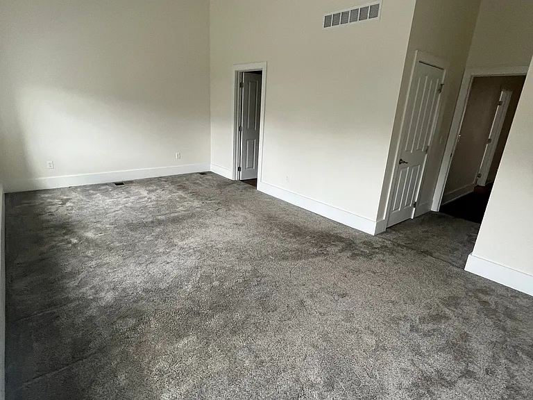 206 N Main St — Photo 15