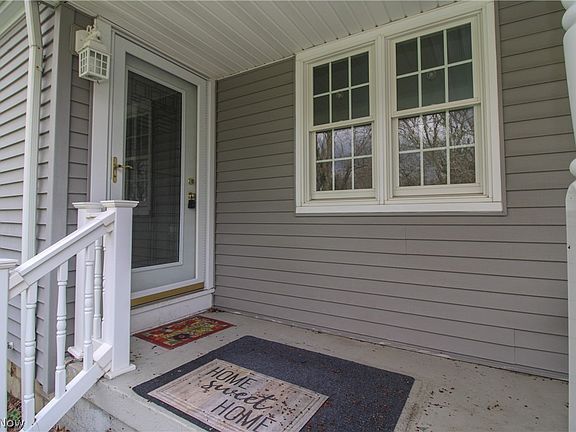 3rd image of 4071 Burgett Ln
