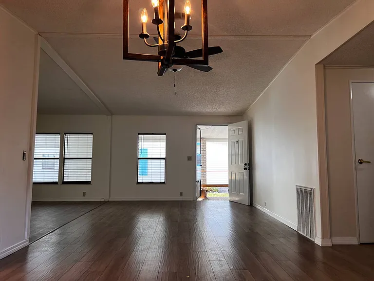 407 Whisper Oaks Dr #407 — Photo 10