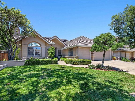 3rd image of 408 Cabonia Ct