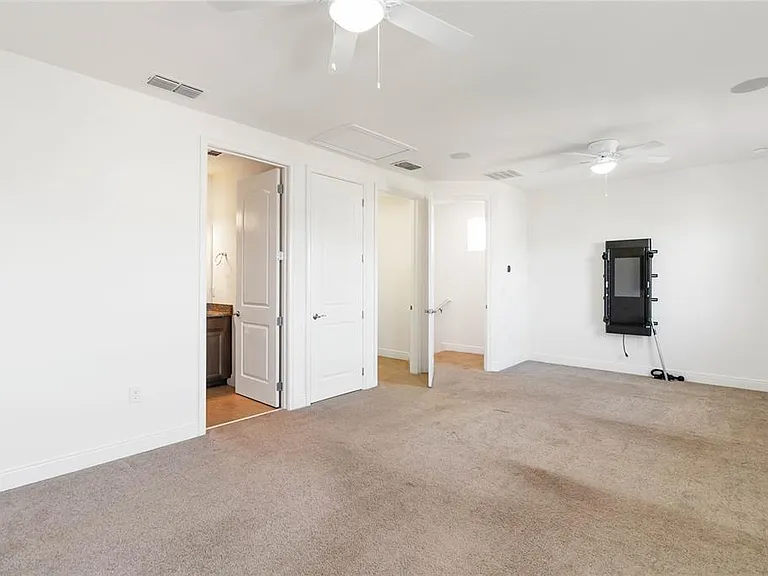 2709 Greenlands St — Photo 27
