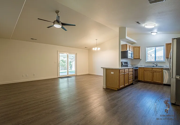2983 Summerbrook Dr — Photo 3