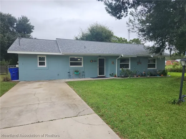 703 Lake Betty Dr, Lake Placid, FL 33852