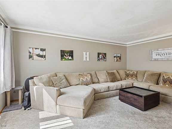 4th image of 55 Gale Dr