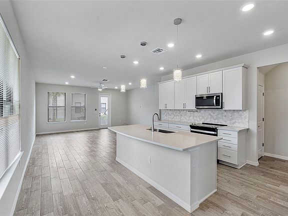 3rd image of 4851 Indio Trail