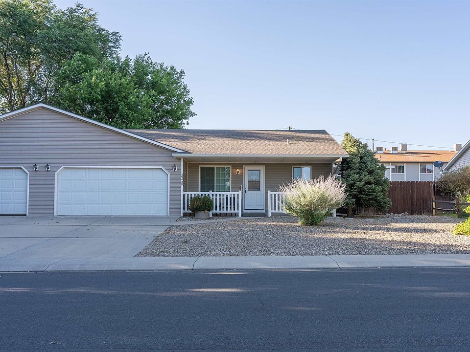1st image of 2942 Sandra Ave #B