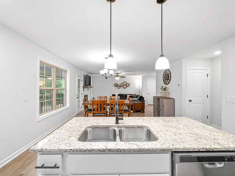 1082 Winesap Rd — Photo 13