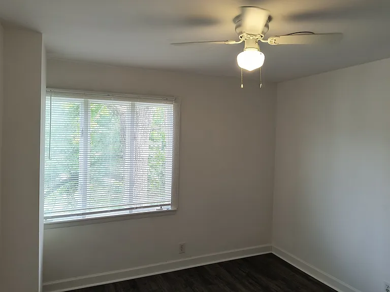 415 Raintree Pl — Photo 12