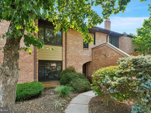 154 Woodgate Ln #44, Paoli, PA 19301