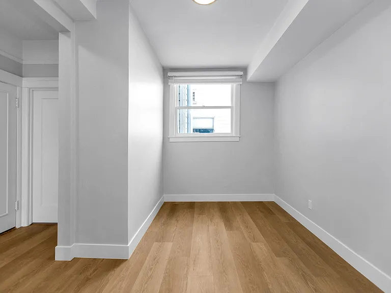 1760 Golden Gate — Photo 16