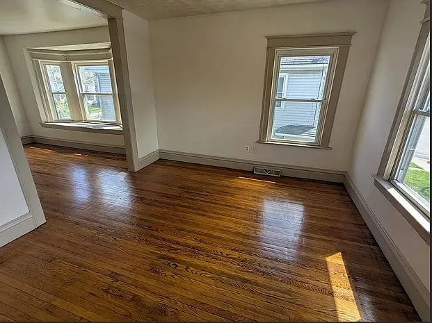 2 bed, 1089 sqft, $1,350 — Photo 2