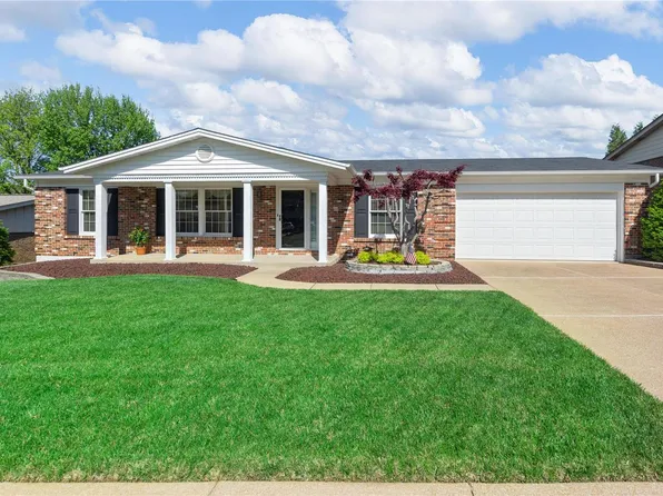 11901 Beaverton Dr, Bridgeton, MO 63044