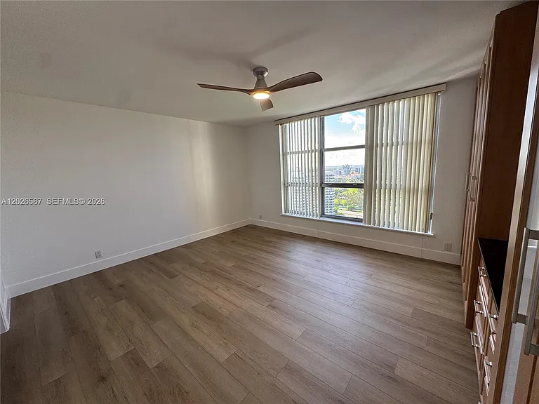 3530 Mystic Pointe Dr #2709 — Photo 37