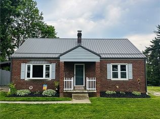 5966 Fairdale Dr, Cambridge, OH 43725