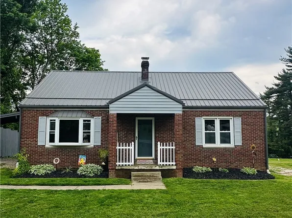 5966 Fairdale Dr, Cambridge, OH 43725