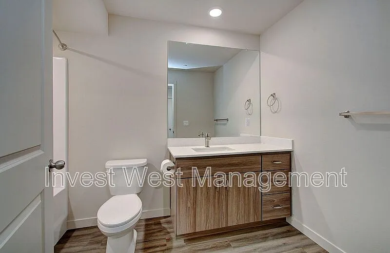1 bed, 1.0 bath, 772 sqft, $1,550 — Photo 4