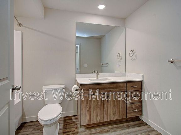 5th image of 404 NE 117th Ave #111