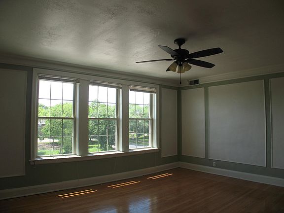 4th image of 818 W Moss Ave APT C4