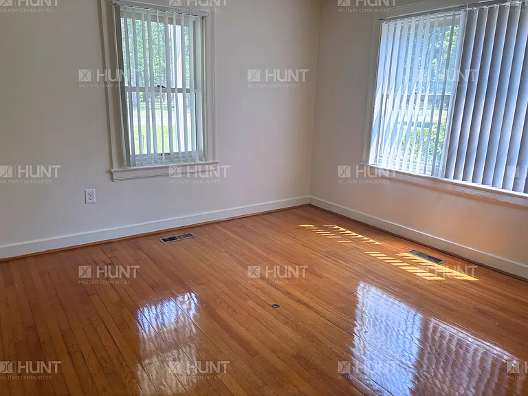 306 Jefferson Dr — Photo 6